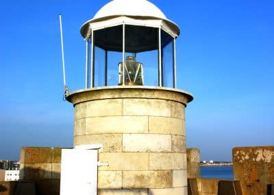 Tourelle du phare des Sables d’Olonne avec lentille de Fresnel visible
