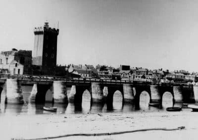 Photographie argentique 6x9 de la Tour d’Arundel en 1953 aux Sables d’Olonne, archive famille Hardel Vendée